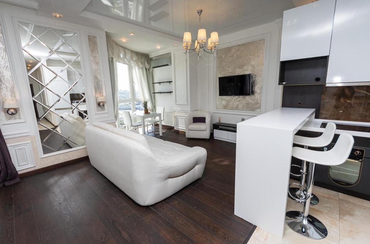 Apartment Exquisite Panoramic Views Dnipro Embankment Kyiv